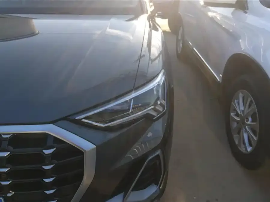 Audi Q3 2023 35 TFSI Fashion Dynamic Edition (1.5T) 2023 — миниатюра 5