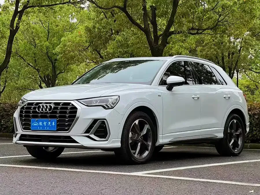 Audi Q3 2022 35 TFSI Fashionable and Dynamic 2022 — фото 1, купить с доставкой в Москву