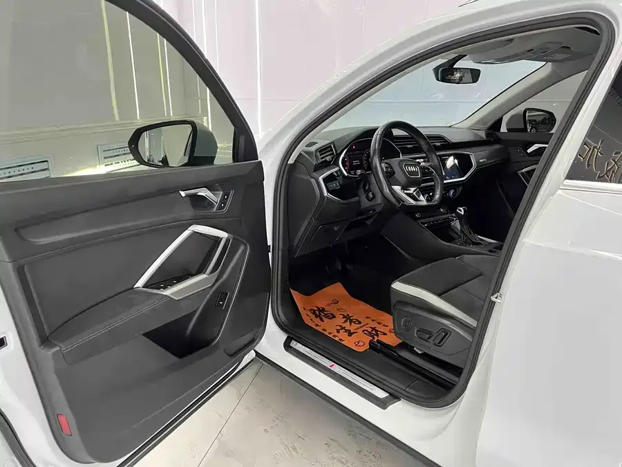 Audi Q3 2022 35 TFSI Fashionable and Dynamic 2022 — миниатюра 4