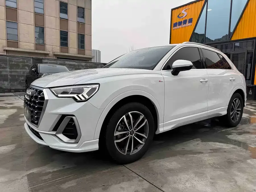 Audi Q3 2022 35 TFSI aggressive and dynamic model 2022 — фото 1, купить с доставкой в Москву