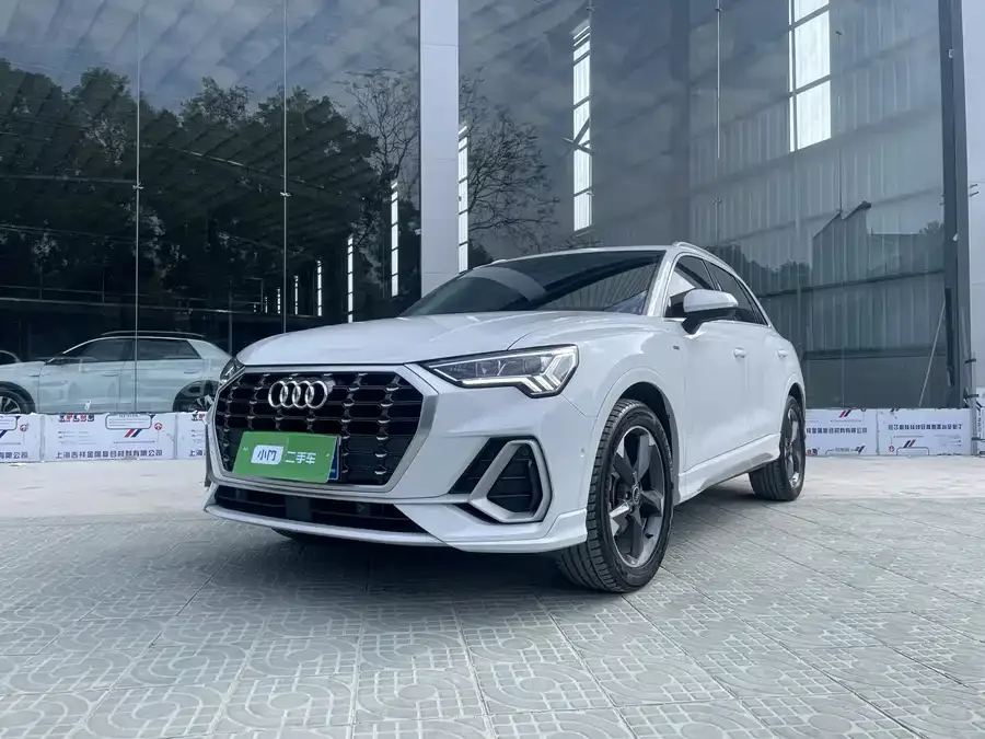 Audi Q3 2022 35 TFSI Fashionable and Dynamic 2022 — фото 1, купить с доставкой в Москву