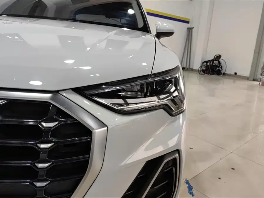 Audi Q3 2022 35 TFSI Fashionable and Dynamic 2022 — миниатюра 5