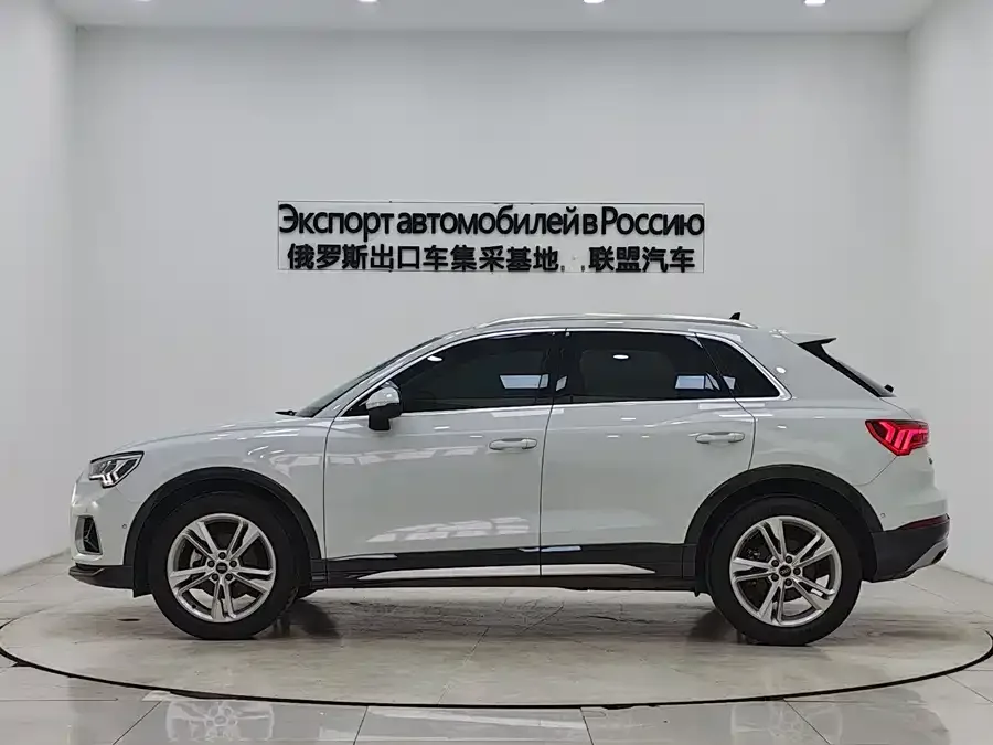 Audi Q3 2022 35 TFSI Fashionable and Elegant 2022 — миниатюра 2