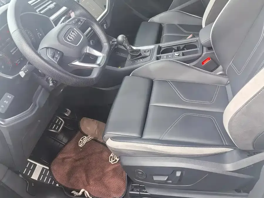 Audi Q3 2024 35 TFSI Fashion Dynamic Edition 2024 — миниатюра 2