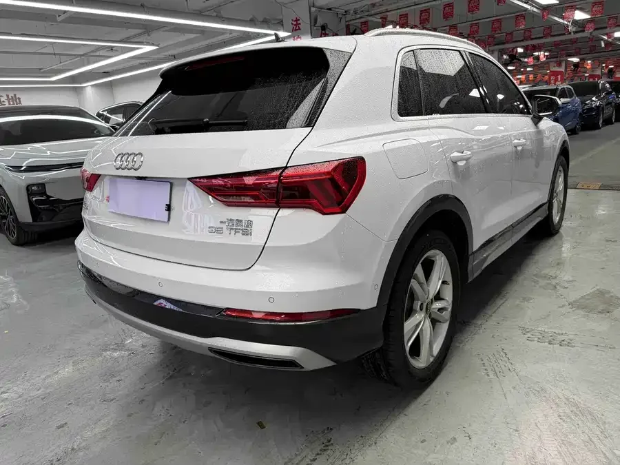 Audi Q3 2022 35 TFSI Fashionable and Elegant 2022 — миниатюра 3