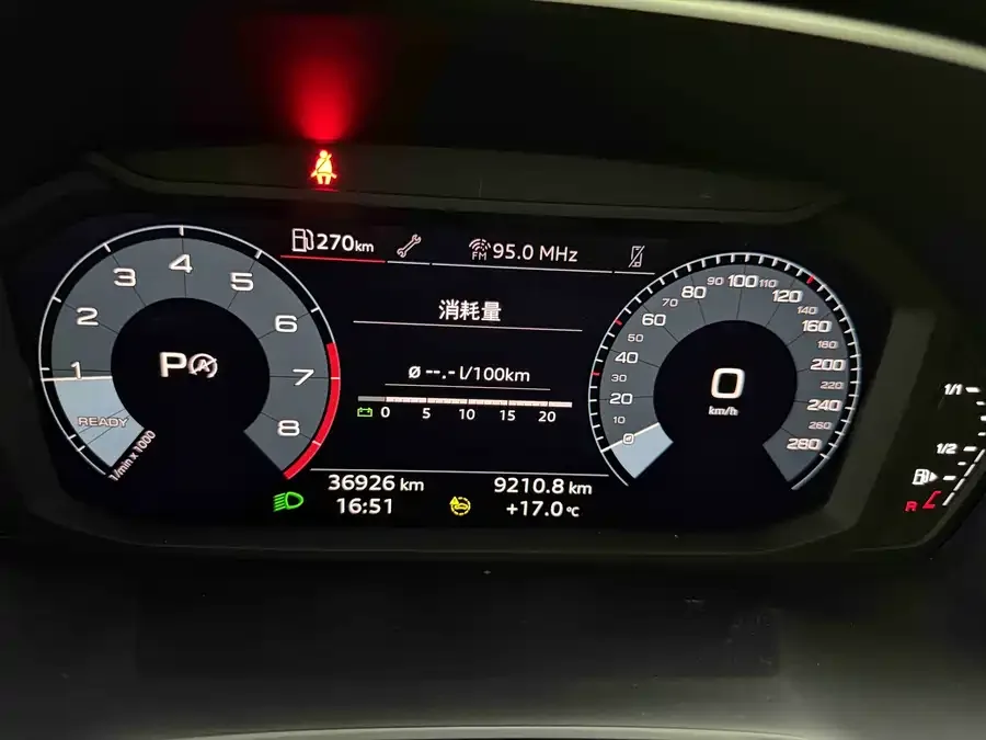 Audi Q3 2022 35 TFSI Fashionable and Elegant 2022 — миниатюра 5
