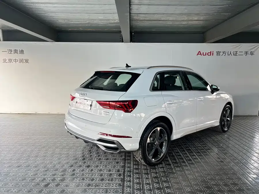 Audi Q3 2023 35 TFSI Fashion Dynamic Edition (1.5T) 2023 — миниатюра 2