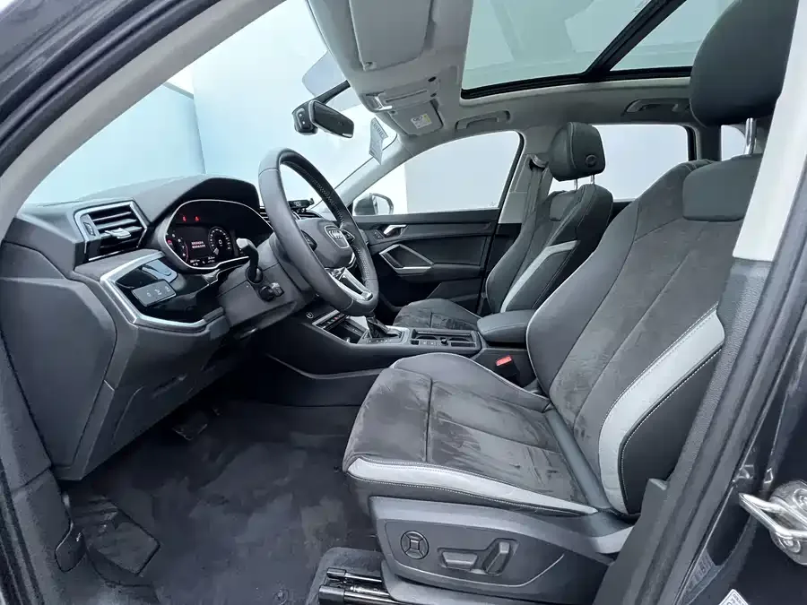 Audi Q3 2022 35 TFSI Fashionable and Elegant 2022 — миниатюра 5