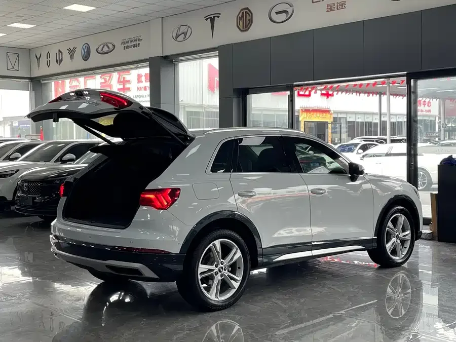 Audi Q3 2022 35 TFSI Fashionable and Elegant 2022 — миниатюра 5