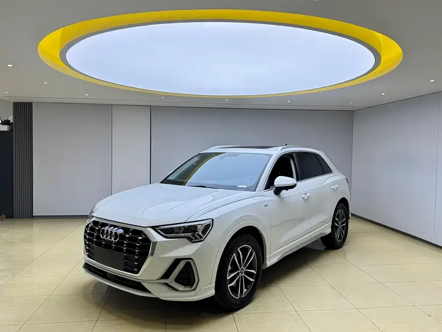Audi Q3 2022 35 TFSI Fashionable and Dynamic 2022 — фото 1, купить с доставкой в Москву
