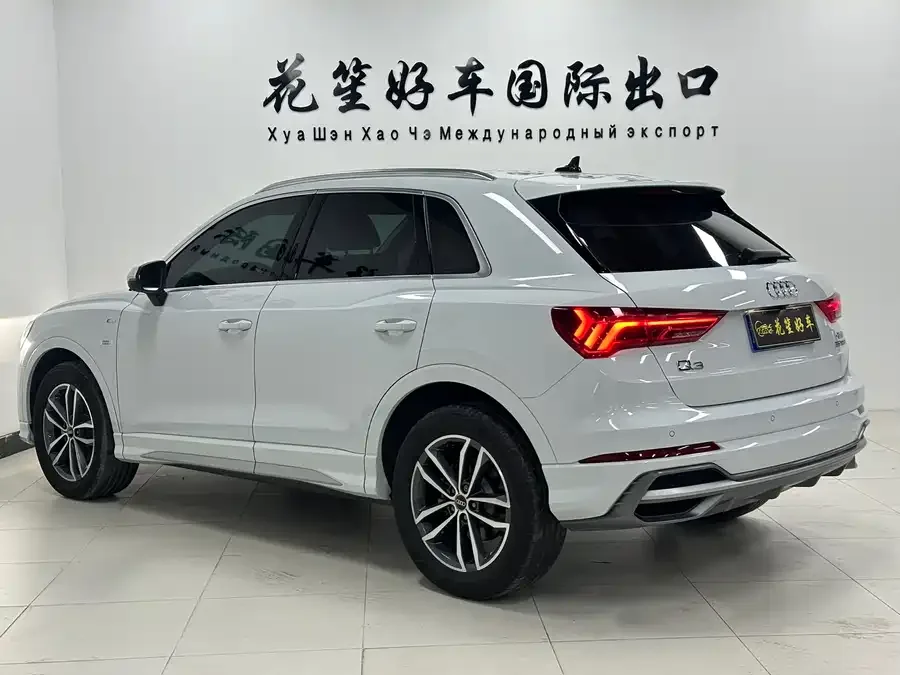 Audi Q3 2022 35 TFSI Fashionable and Dynamic 2022 — миниатюра 2