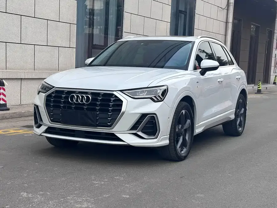 Audi Q3 2022 35 TFSI Fashionable and Dynamic 2022 — фото 1, купить с доставкой в Москву