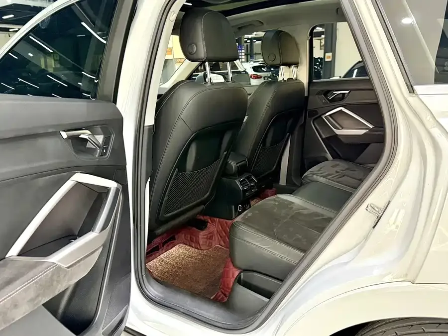 Audi Q3 2022 35 TFSI Fashionable and Dynamic 2022 — миниатюра 2