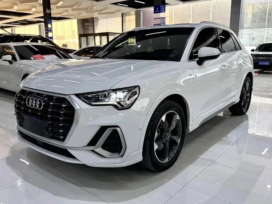 Audi Q3 2022 35 TFSI Fashionable and Dynamic 2022 — фото 1, купить с доставкой в Москву