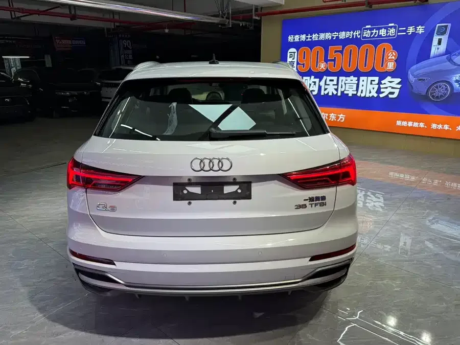 Audi Q3 2022 35 TFSI aggressive and dynamic model 2022 — миниатюра 2