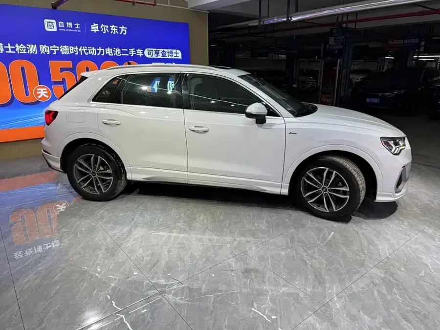 Audi Q3 2022 35 TFSI aggressive and dynamic model 2022 — миниатюра 3