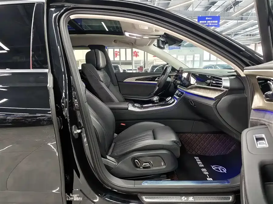 Hongqi H9 Hongqi H9 2023 2.0T Zhilian Qichang Edition 2024 — миниатюра 3