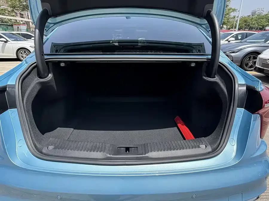Hongqi H5 Hongqi H5 2023 2.0T Automatic Intelligent Connection Flagship Edition 2023 — миниатюра 4