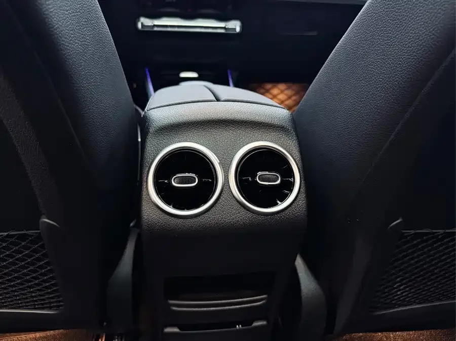Mercedes-Benz GLB-Class Mercedes-Benz GLB 2024 GLB 220 Dynamic 2024 — миниатюра 5