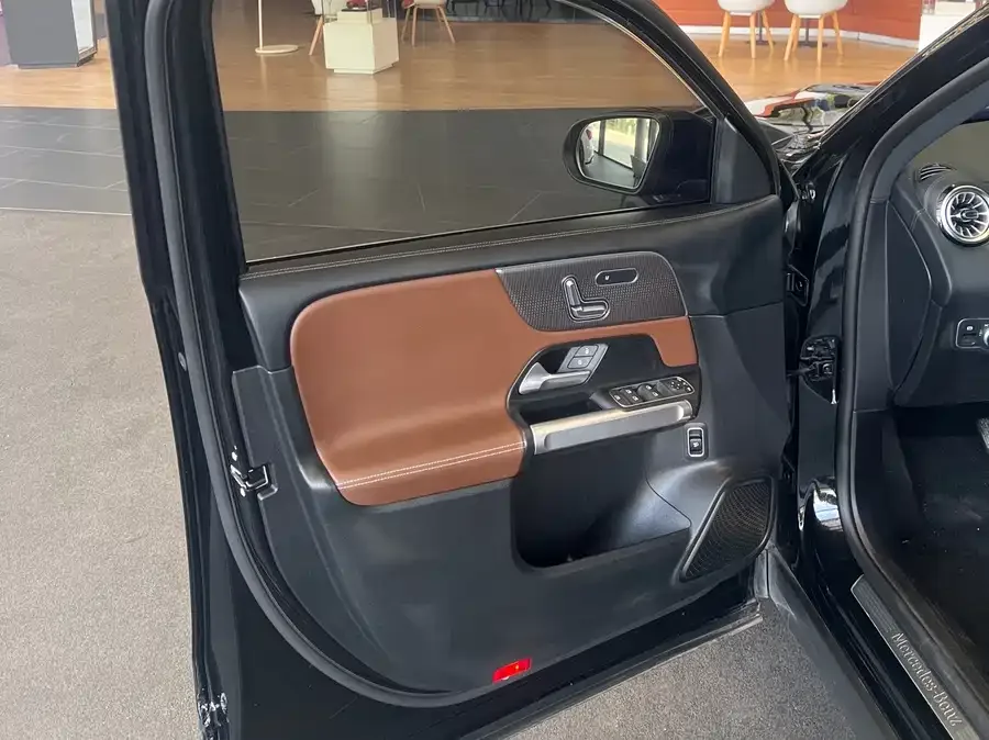 Mercedes-Benz GLB-Class Mercedes-Benz GLB 2023 GLB 220 Fashion Edition 2023 — миниатюра 3