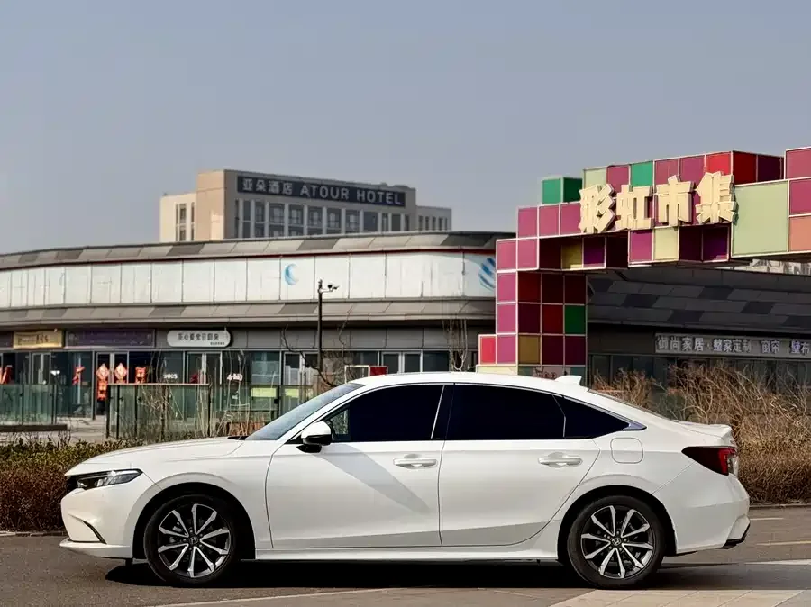 Honda Integra Stylish 2023 240TURBO CVT Deluxe Edition 2024 — миниатюра 3