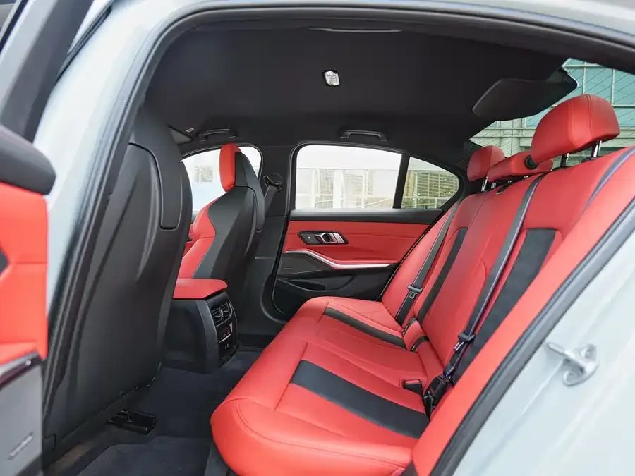 BMW M3 2023 M3 Sedan Thunder Edition 2024 — миниатюра 4