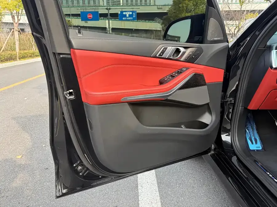 BMW X5M BMW X5 M 2023 X5 M Thunder Edition 2025 — миниатюра 2