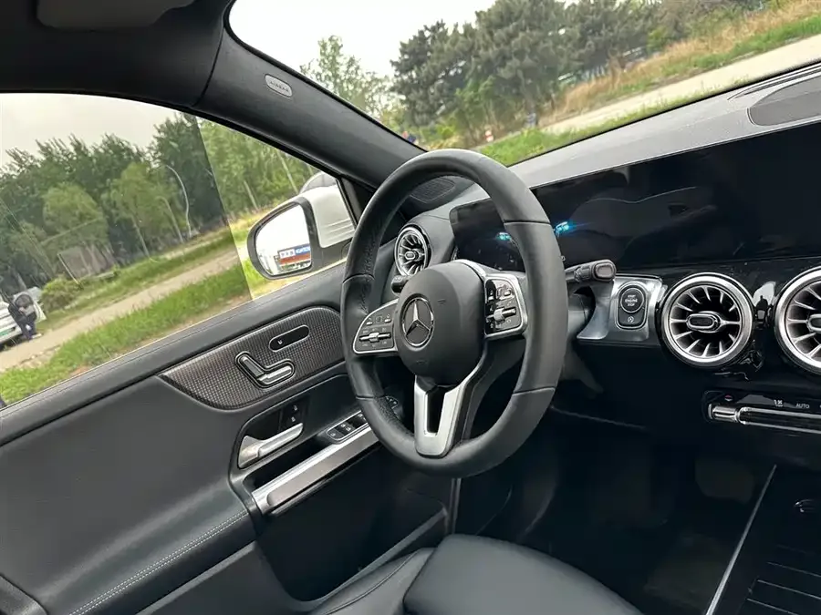 Mercedes-Benz GLB-Class Mercedes-Benz GLB 2023 GLB 220 Fashion Edition 2023 — миниатюра 5
