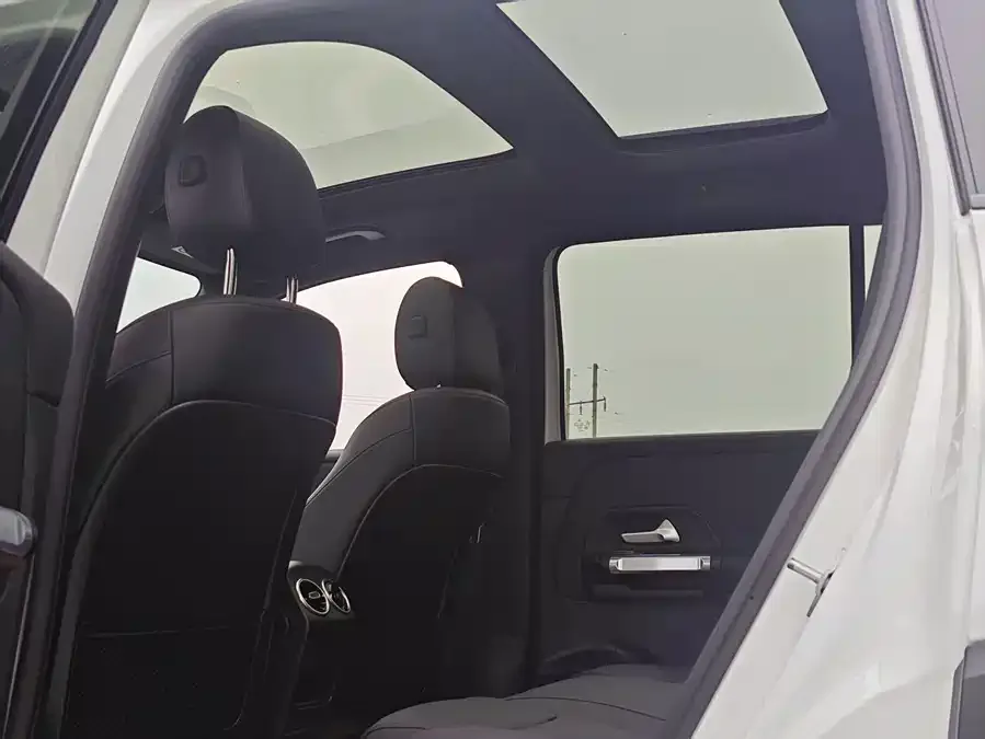 Mercedes-Benz GLB-Class Mercedes-Benz GLB 2022 GLB 220 4MATIC 2023 — миниатюра 2