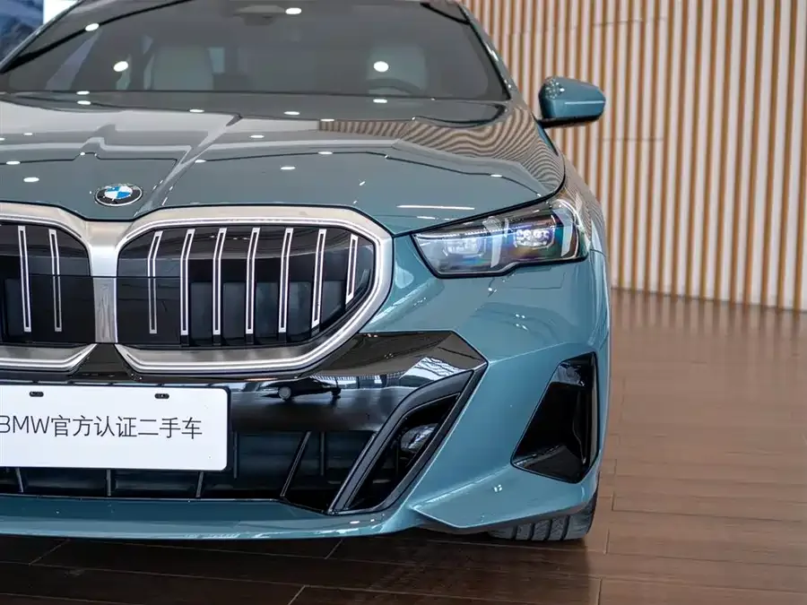 BMW 5 Series BMW 5 Series (Imported) 2024 530i Leading M Sport Package 2024 — миниатюра 3
