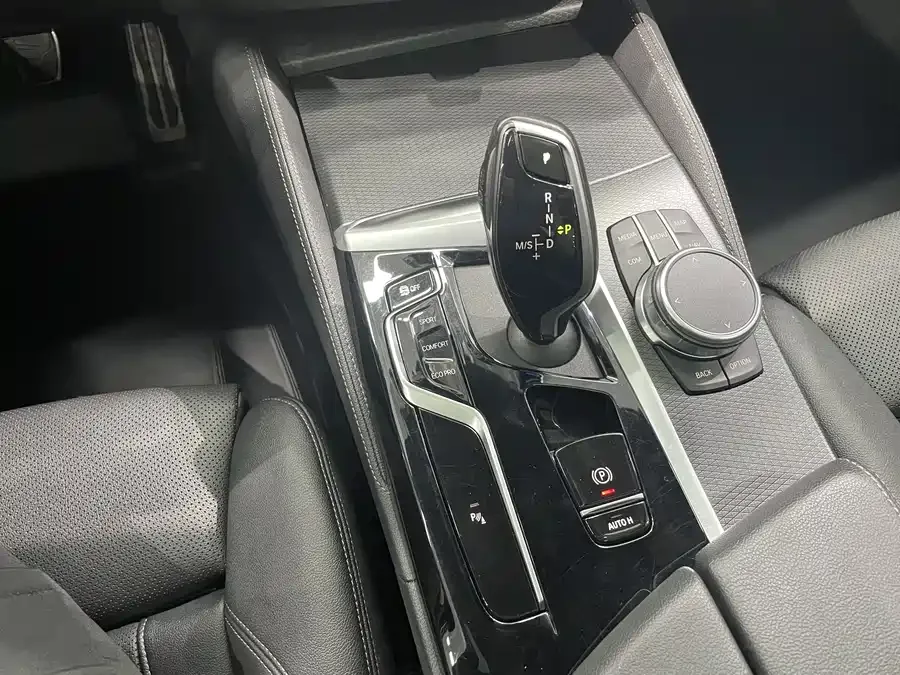 BMW 5 Series BMW 5 Series (Imported) 2022 Model 2 525i M Sport Package 2022 — миниатюра 4