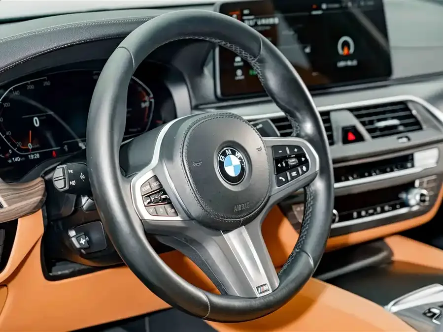 BMW 5 Series BMW 5 Series (Imported) 2022 facelift 525i M Sports Package 2023 — миниатюра 3