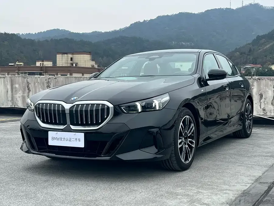 BMW 5 Series BMW 5 Series (Imported) 2024 525i M Sports Package 2025 — миниатюра 3