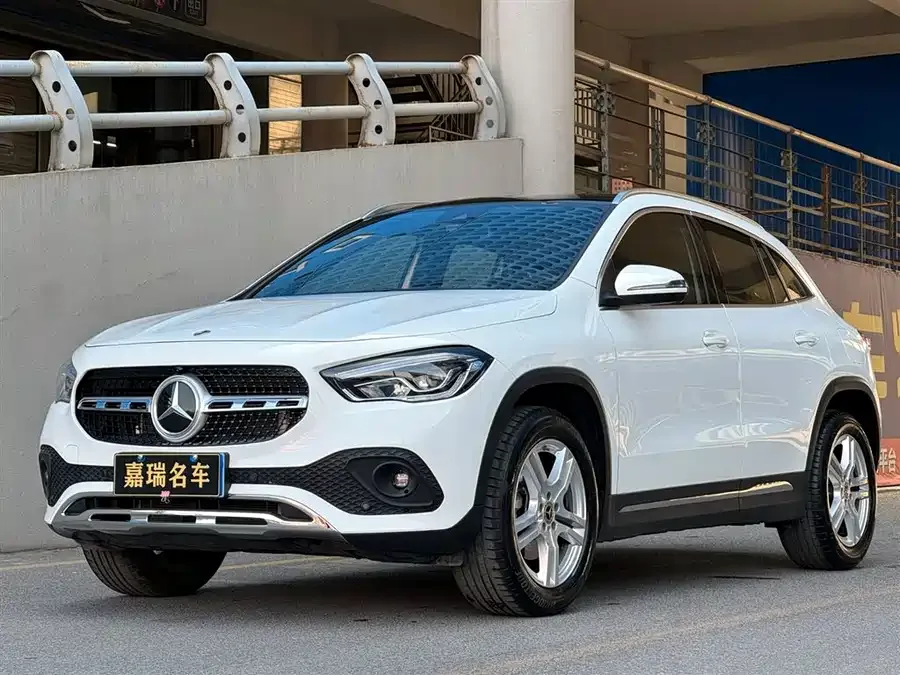 Mercedes-Benz GLA Mercedes-Benz GLA 2023 GLA 200 2023 — фото 1, купить с доставкой в Москву
