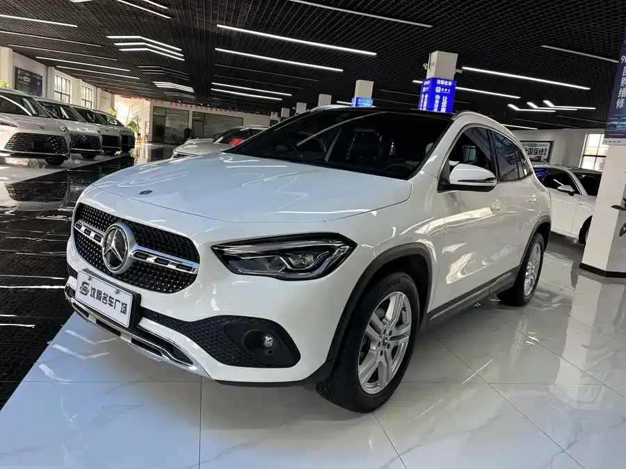 Mercedes-Benz GLA Mercedes-Benz GLA 2022 GLA 200 2023 — фото 1, купить с доставкой в Москву