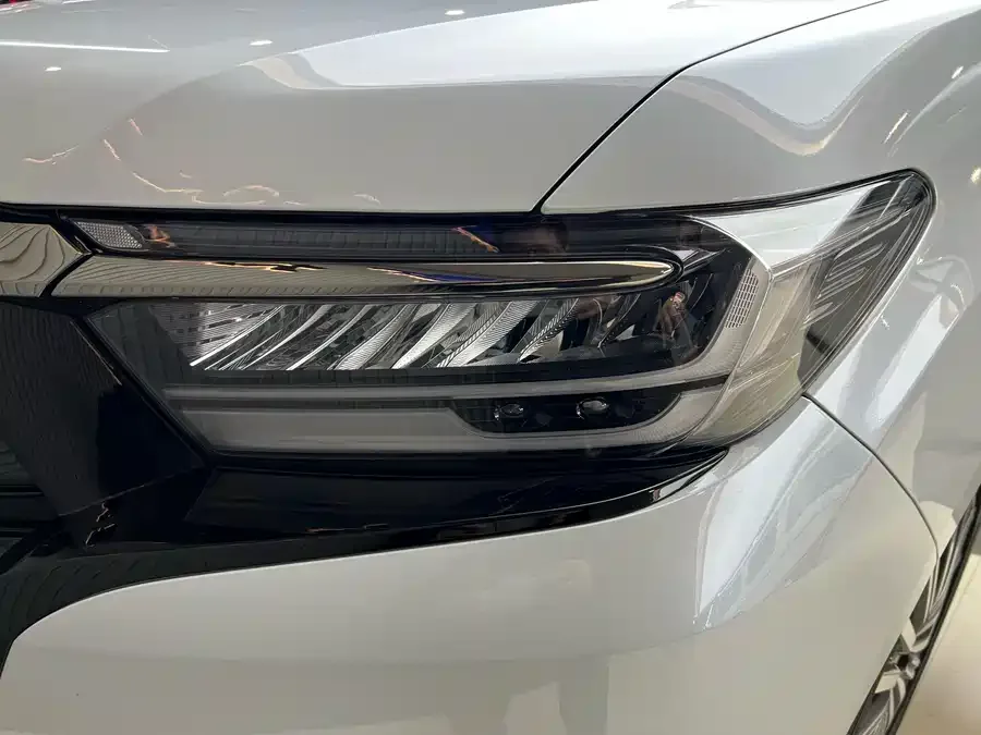 Honda Elysion Elysion 2024 2.0L e:HEV Luxury Edition 2024 — миниатюра 2