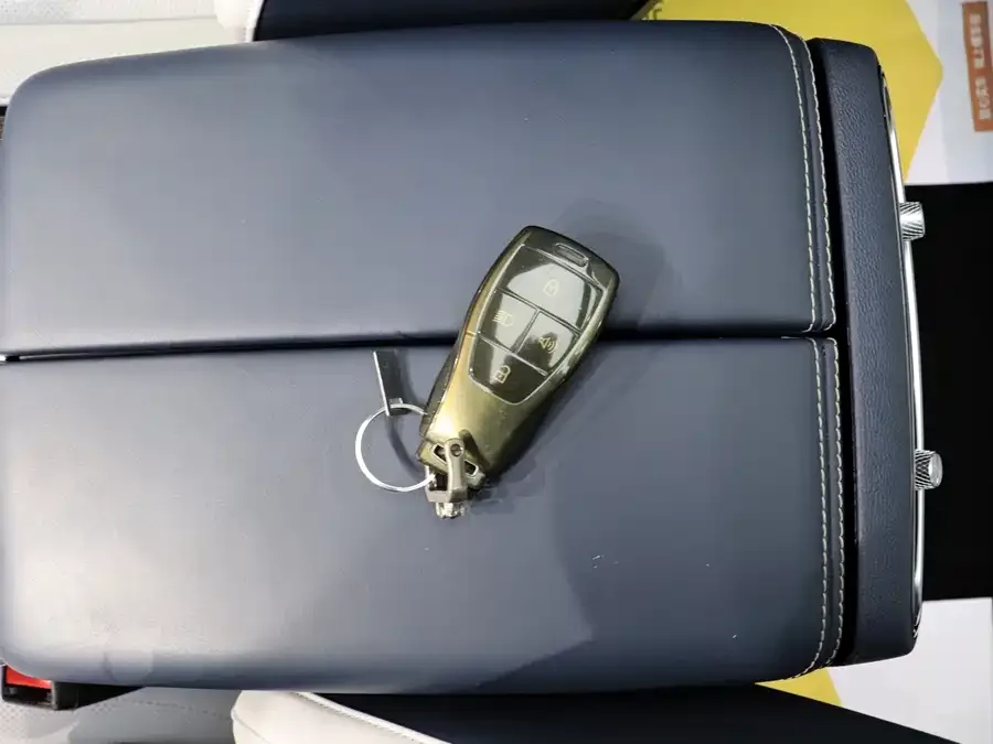 BAIC BJ60 Beijing Off-road BJ60 2022 2.0T May Day Edition Five Seats 2024 — миниатюра 4