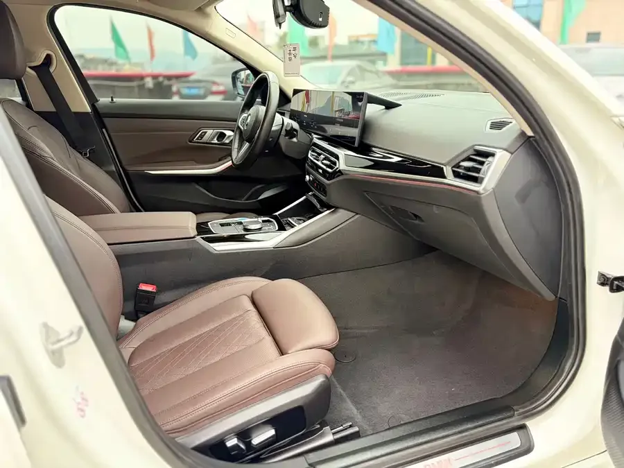 BMW i3 2022 eDrive 35 L 2023 — миниатюра 3