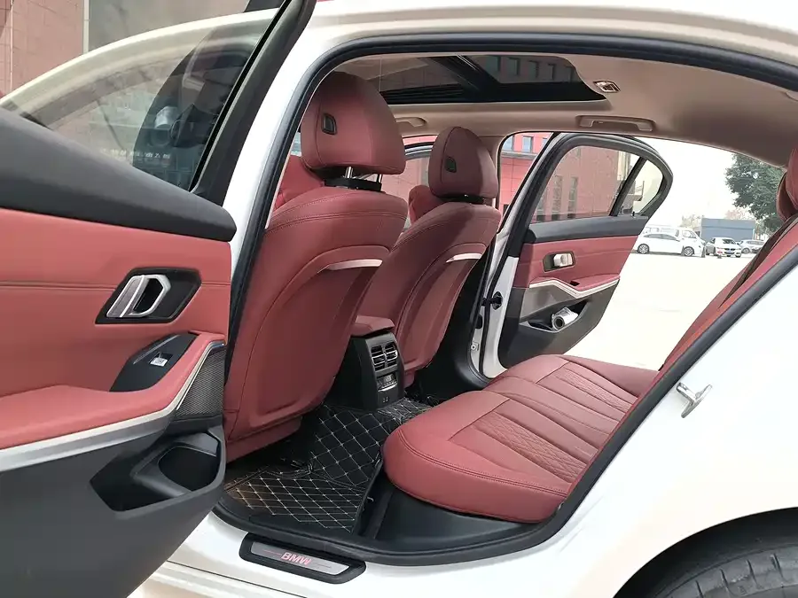 BMW i3 2024 eDrive 40 L Night Sport Package 2024 — миниатюра 2