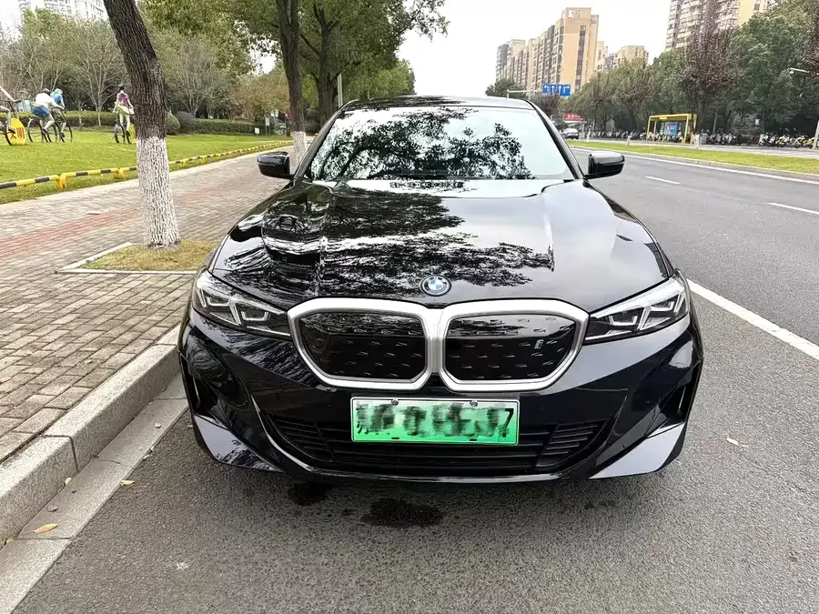 BMW i3 2022 eDrive 35 L 2023 — миниатюра 2