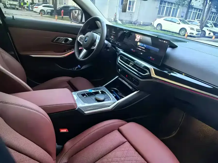 BMW i3 2022 eDrive 35 L 2023 — миниатюра 4