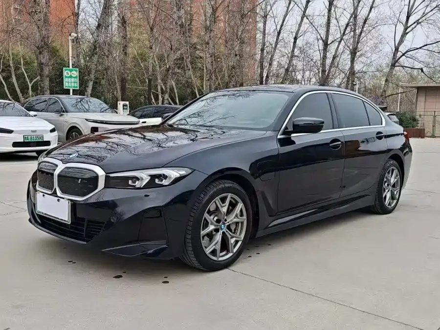 BMW i3 2022 eDrive 35 L 2023 — фото 1, купить с доставкой в Москву