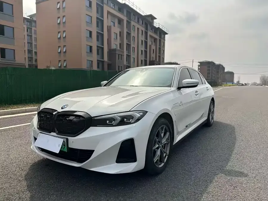 BMW i3 2022 eDrive 35 L 2023 — фото 1, купить с доставкой в Москву