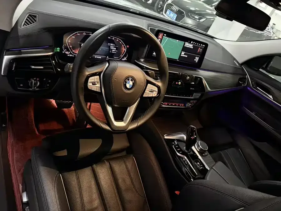 BMW 6 Series GT 2022 630i Luxury Design Package 2023 — миниатюра 4