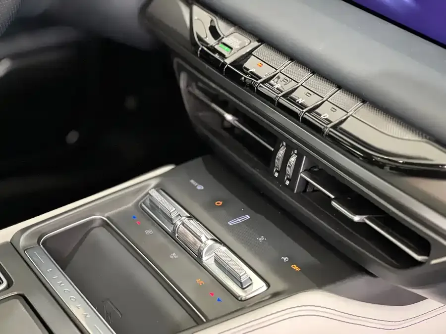Lincoln Z 2022 facelift i Cool Zunya Edition 2022 — миниатюра 4