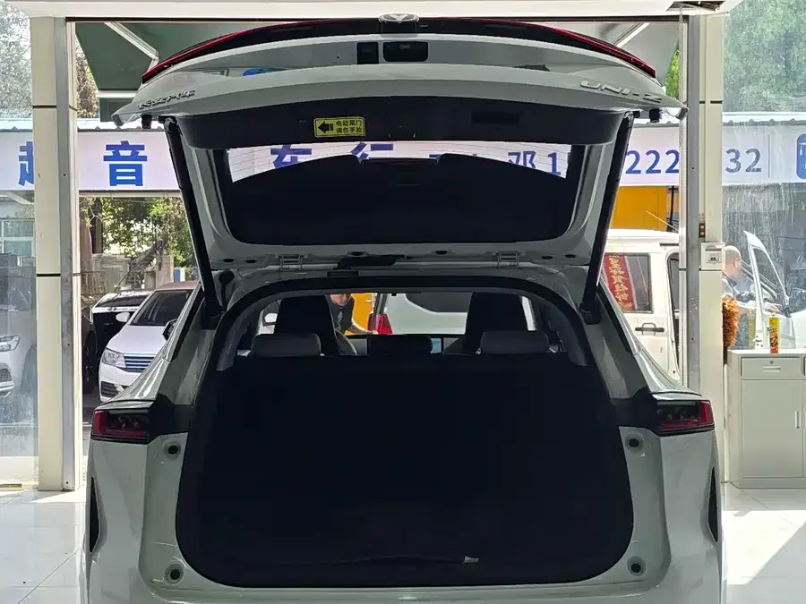 Changan Uni-Z Changan UNI-Z 2025 1.5T Premium Edition 2025 — миниатюра 5