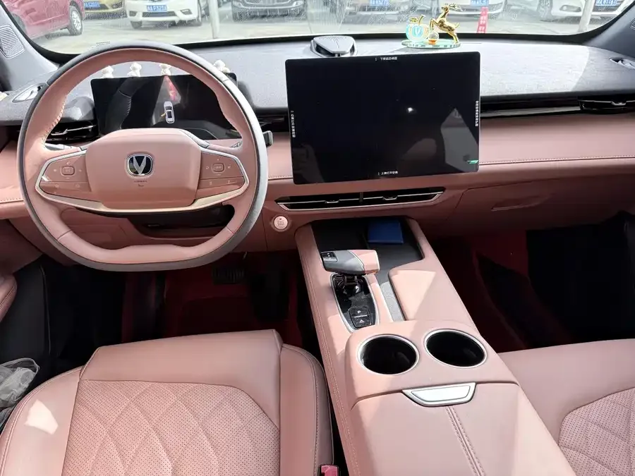 Changan UNI-Z PHEV Changan UNI-Z New Energy 2025 Smart Blue Whale 125km Super Performance Model 2025 — миниатюра 4