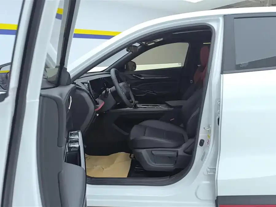 Changan X5 PLUS Changan X5 PLUS 2025 1.5T DCT Pioneer Edition 2025 — миниатюра 3