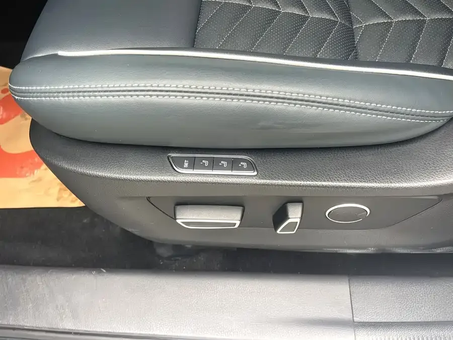 Changan CS95 Changan CS95 2023 2.0T 4WD Premium PLUS 2023 — миниатюра 4