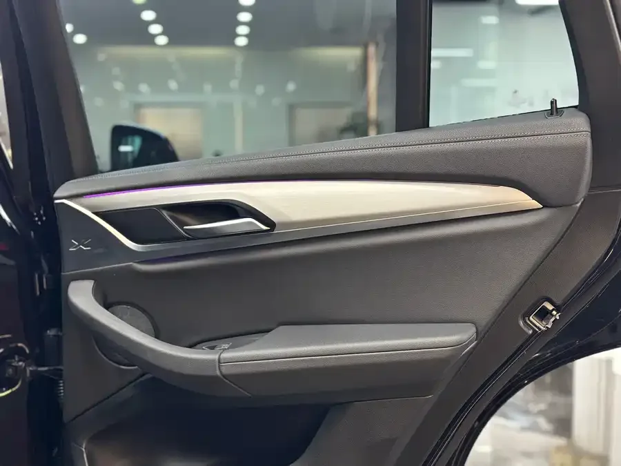 BMW X4 2022 xDrive 25i M Sport Package 2022 — миниатюра 3